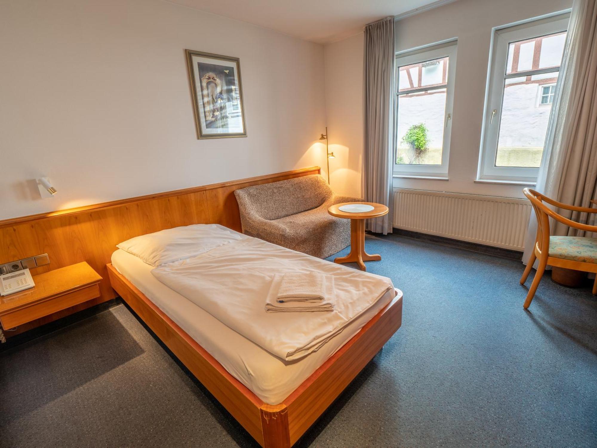 Hotel Pflum Mit Gaestehaus Nuertingen Exteriér fotografie